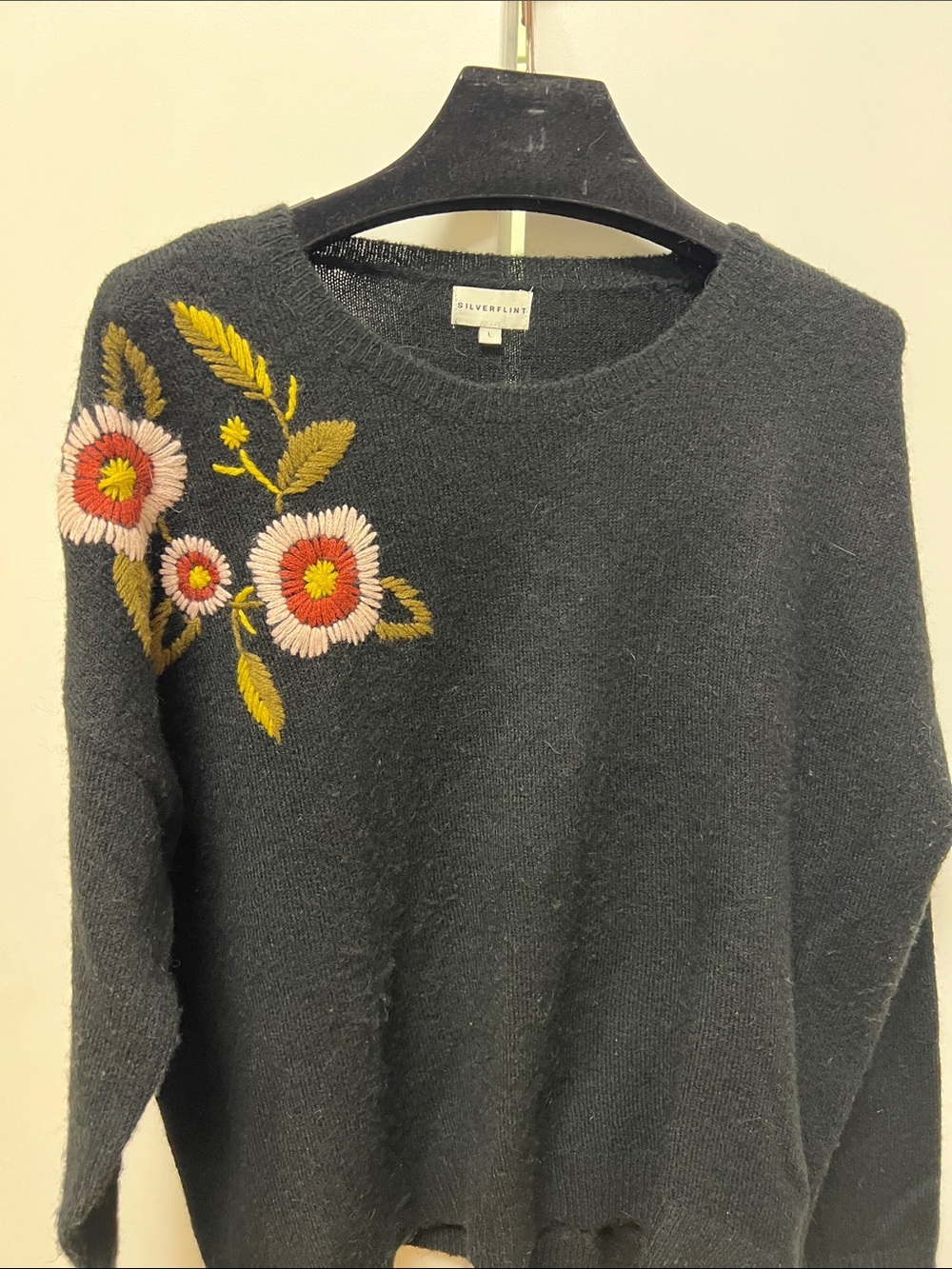 Silver flint black pullover sweater with embroidered trim SzL